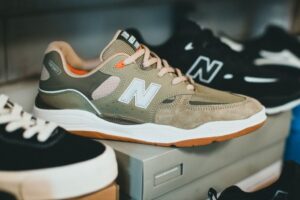 online sneaker store